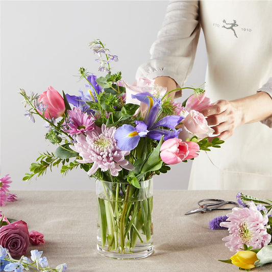 Pastel Tradition - A Florist Original – Taylor Florist, Billerica MA