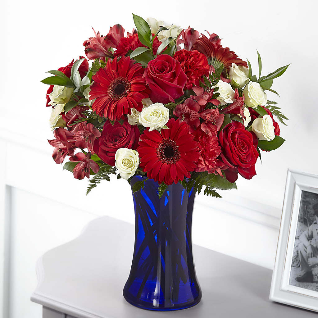 Hearts Embrace Bouquet – Taylor Florist, Billerica MA
