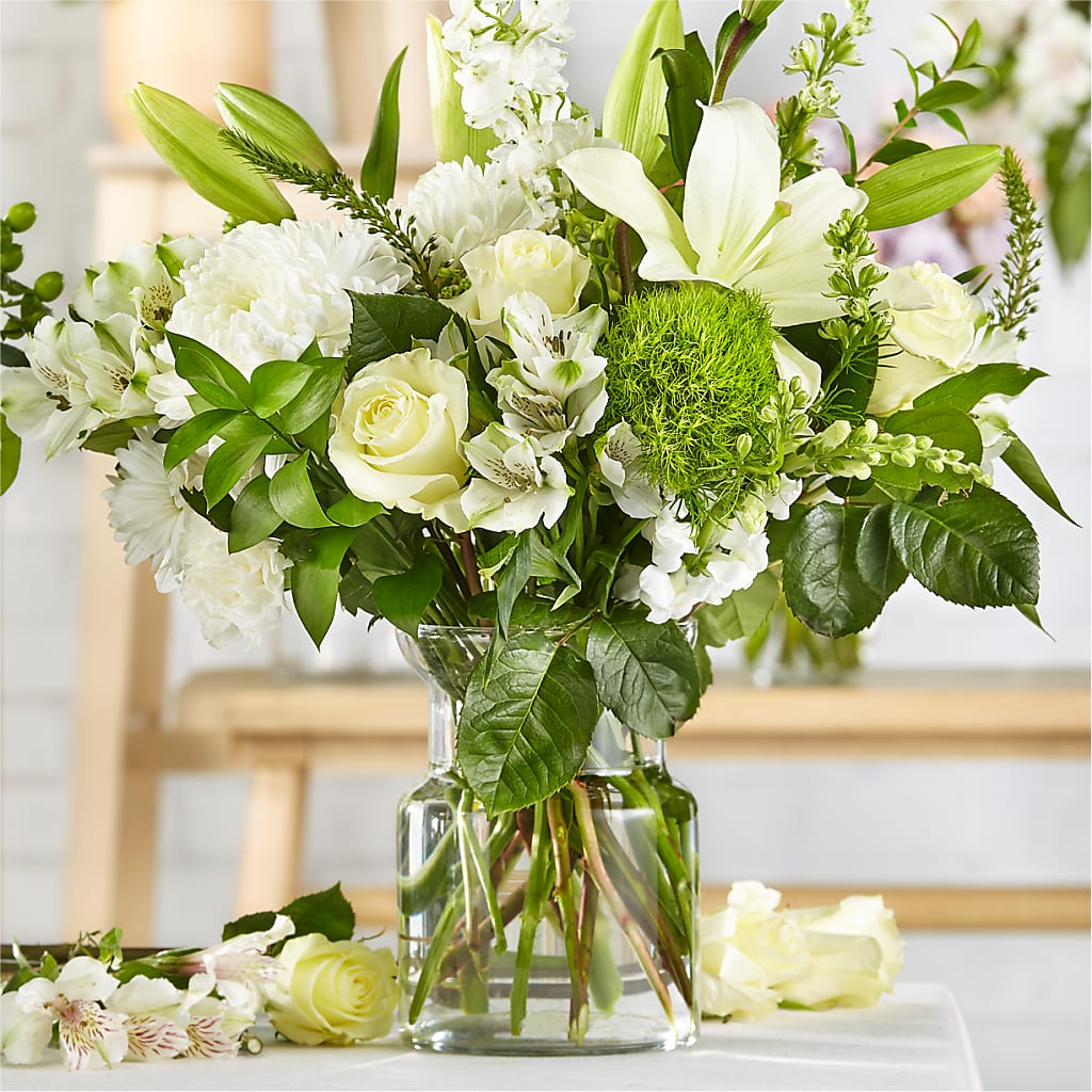 Classic Ivory – A Florist Original – Taylor Florist, Billerica MA