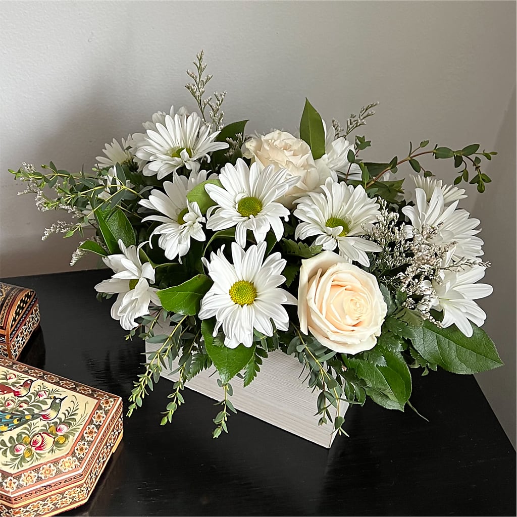 Fresh Linen Box Bouquet –  Taylor Florist, Billerica MA